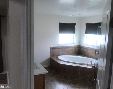 3412 Marylea Court - Photo Thumbnail 29