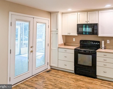 5115 Irving Street - Photo Thumbnail 9