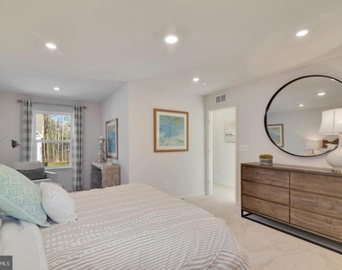 4241 Germantown Way - Photo Thumbnail 12