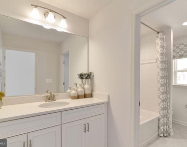 4241 Germantown Way - Photo Thumbnail 9