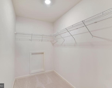 4241 Germantown Way - Photo Thumbnail 10