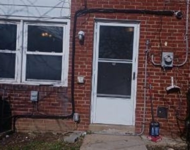 2053 Larkhall Road - Photo Thumbnail 3