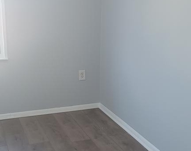 2053 Larkhall Road - Photo Thumbnail 10