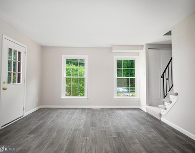 15 Burnsway Court - Photo Thumbnail 6