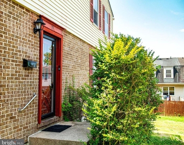 15 Burnsway Court - Photo Thumbnail 3