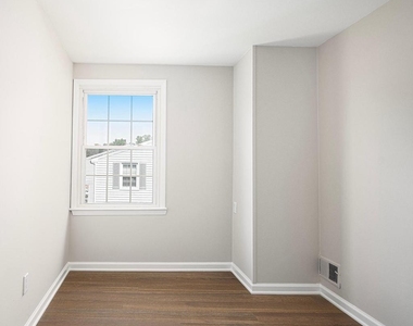 15 Burnsway Court - Photo Thumbnail 16