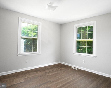 15 Burnsway Court - Photo Thumbnail 18