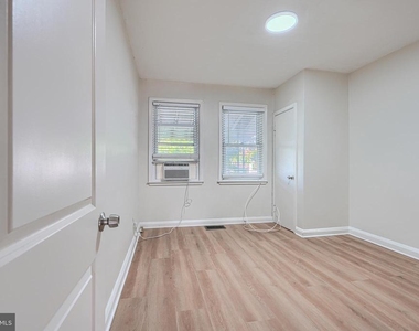 2976 Cornwall Road - Photo Thumbnail 7