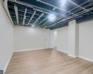 2976 Cornwall Road - Photo Thumbnail 20