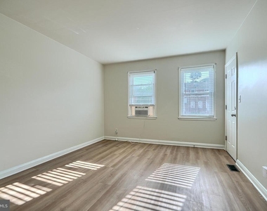 2976 Cornwall Road - Photo Thumbnail 3