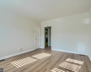 2976 Cornwall Road - Photo Thumbnail 2