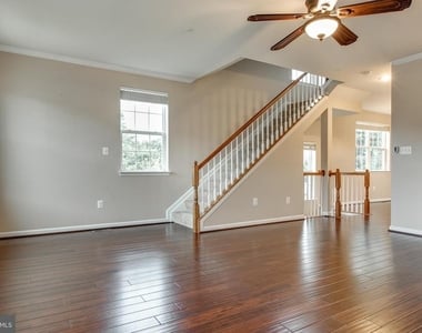 7726 Sentry Terrace - Photo Thumbnail 23
