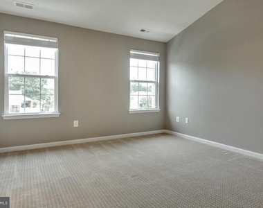 7726 Sentry Terrace - Photo Thumbnail 26