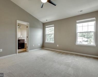 7726 Sentry Terrace - Photo Thumbnail 25