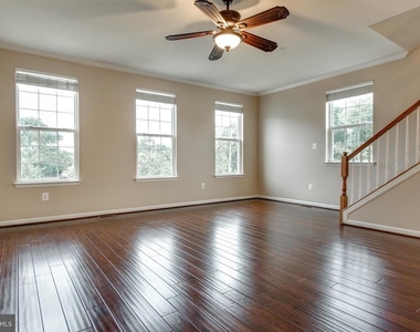 7726 Sentry Terrace - Photo Thumbnail 22