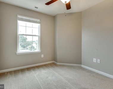 7726 Sentry Terrace - Photo Thumbnail 36