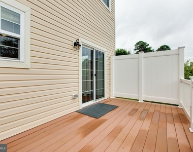 7726 Sentry Terrace - Photo Thumbnail 19
