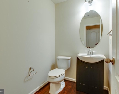 7726 Sentry Terrace - Photo Thumbnail 45