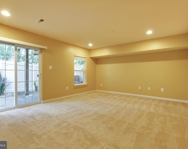 7726 Sentry Terrace - Photo Thumbnail 41
