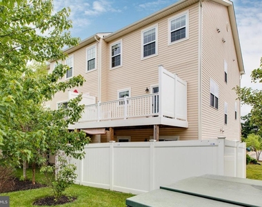 7726 Sentry Terrace - Photo Thumbnail 4