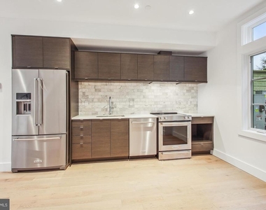 699 Giddings Avenue - Photo Thumbnail 4