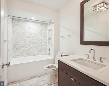 699 Giddings Avenue - Photo Thumbnail 14
