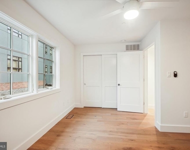 699 Giddings Avenue - Photo Thumbnail 8