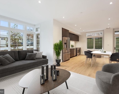 699 Giddings Avenue - Photo Thumbnail 2