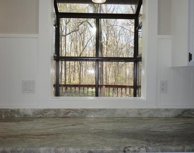 814 Rustic Lane - Photo Thumbnail 18