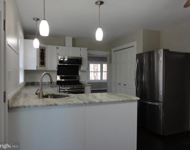 814 Rustic Lane - Photo Thumbnail 23