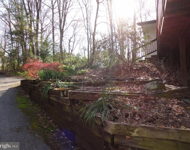 814 Rustic Lane - Photo Thumbnail 13