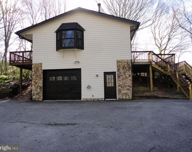 814 Rustic Lane - Photo Thumbnail 2