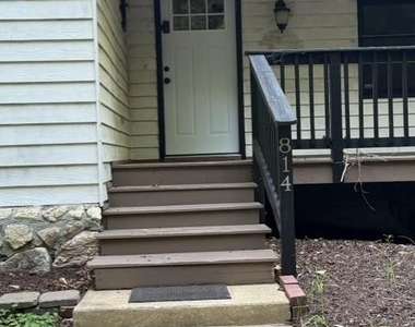 814 Rustic Lane - Photo Thumbnail 1