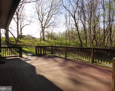 814 Rustic Lane - Photo Thumbnail 8