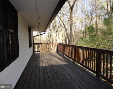 814 Rustic Lane - Photo Thumbnail 5
