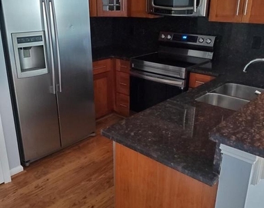 2508 Airy Hill Circle - Photo Thumbnail 3