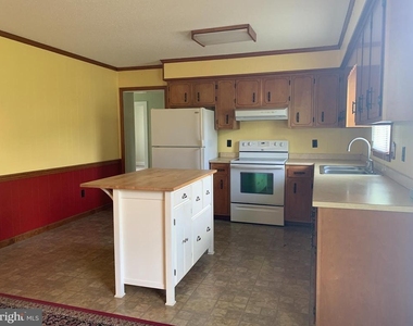 16920 N Main Street - Photo Thumbnail 3