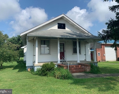 16920 N Main Street - Photo Thumbnail 1