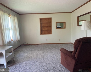 16920 N Main Street - Photo Thumbnail 4