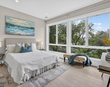 1102 Staples Street Ne - Photo Thumbnail 9