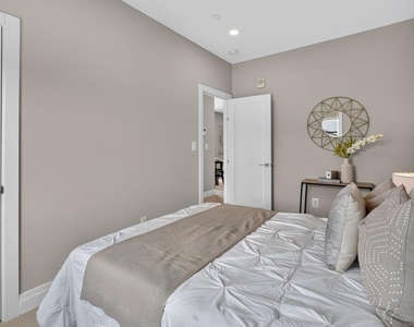 1102 Staples Street Ne - Photo Thumbnail 12