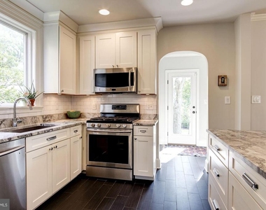 5433 31st Street Nw - Photo Thumbnail 7