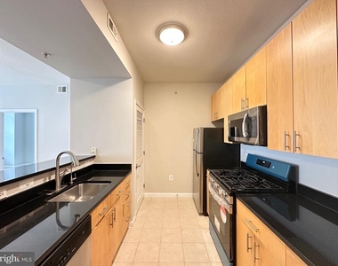 715 6th Street Nw - Photo Thumbnail 5