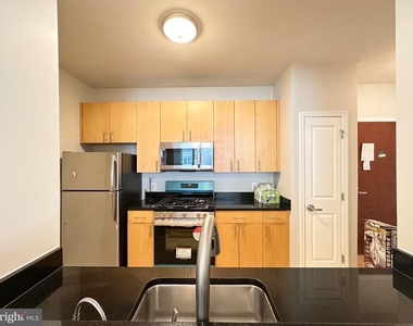 715 6th Street Nw - Photo Thumbnail 4