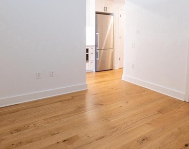 1211 Van Street Se - Photo Thumbnail 7