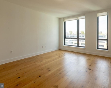 1211 Van Street Se - Photo Thumbnail 2