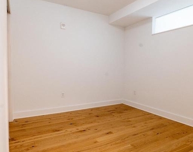 1211 Van Street Se - Photo Thumbnail 6