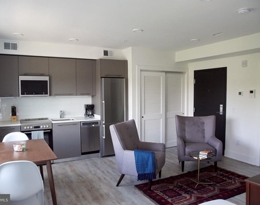 816 Potomac Avenue Se - Photo Thumbnail 1