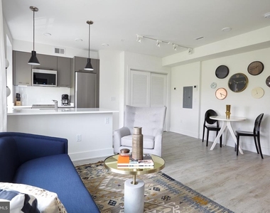 816 Potomac Avenue Se - Photo Thumbnail 1