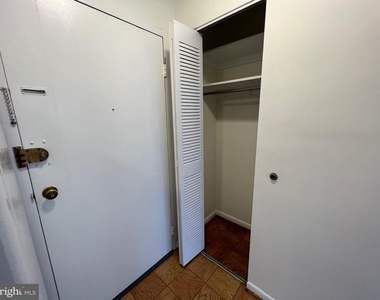 922 24th Street Nw - Photo Thumbnail 2